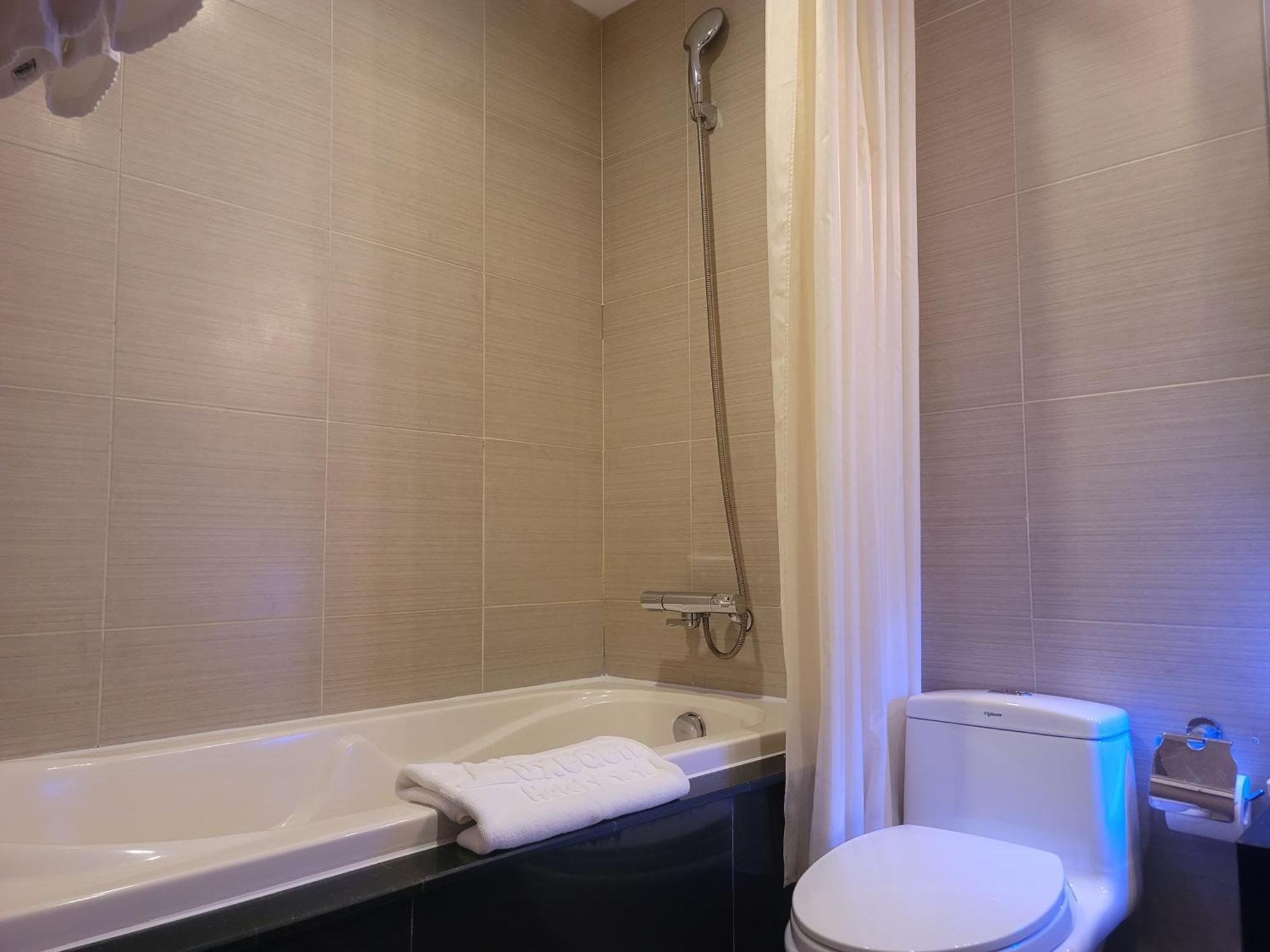 Luxeden Hotel Hanoi Exteriör bild