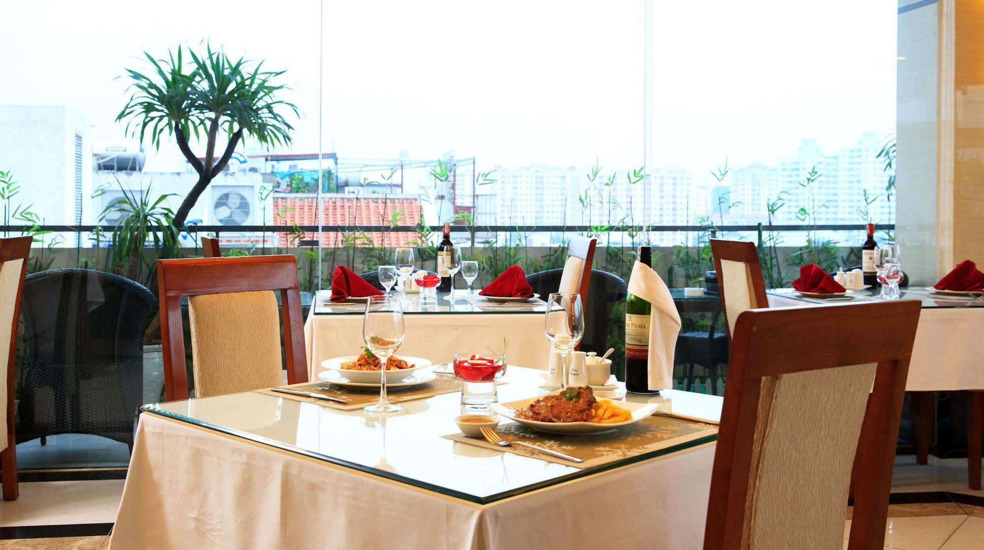 Luxeden Hotel Hanoi Exteriör bild